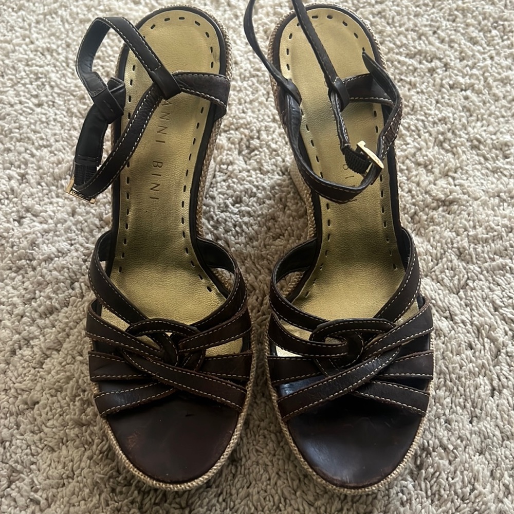 Gianni Bini Wedge Sandals Heels, dark brown, size 7.5.
